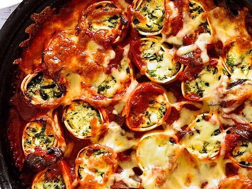 Baked Spinach and Ricotta Rotolo