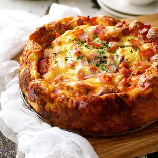 Cheese & Bacon Breakfast Strata Cake (Breakfast Casserole!)