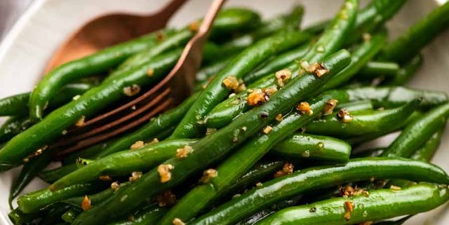 Garlic Sautéed Green Beans on a plate ready to be served