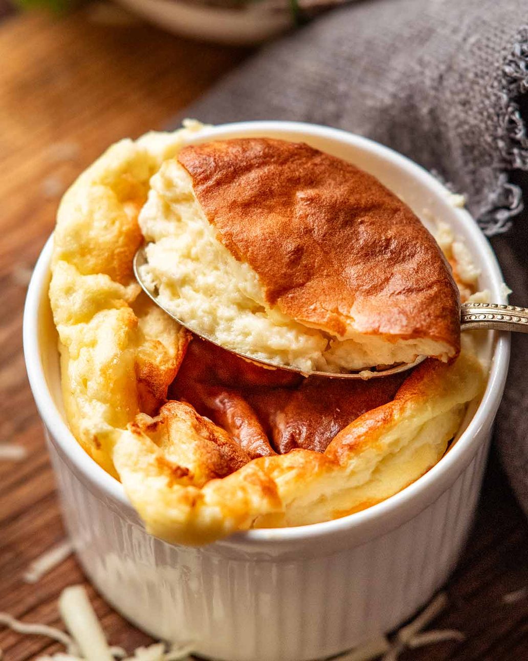 cheese-souffl-souffl-au-fromage-recipetin-eats