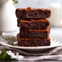 Stack di Brownies al cioccolato senza farina (senza glutine)