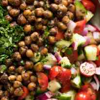 This may very well be the best chickpea salad you ever have in your life. Thank you Yotam Ottolenghi. recipetineats.com