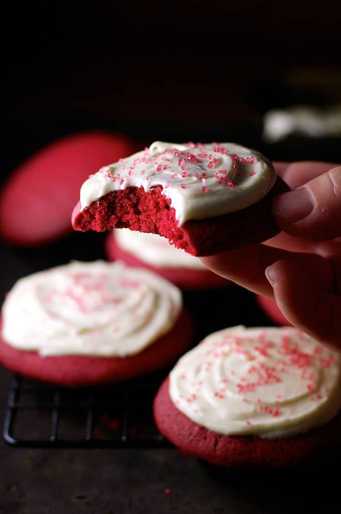Misbruge Kalksten Bageri Red Velvet Cookies | RecipeTin Eats