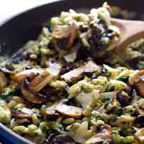Creamy Spinach and Mushroom Orzo (Risoni) - all made in one skillet, so creamy (but no cream!).  A fabulous meal without meat!