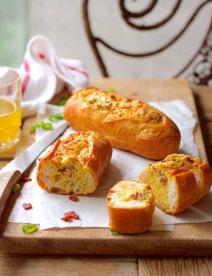 Cheese and Bacon Bread Boats - smells and tastes like a quiche lorraine, but BETTER because it's so fast to make and it's extra crusty!