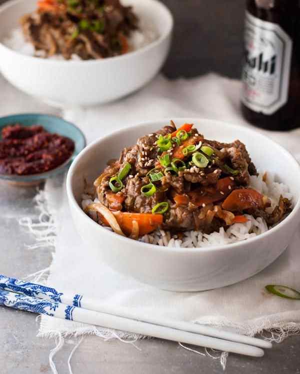 Korean Beef Bowl (Bulgogi - Korean BBQ Beef) - easy to make with ingredients from the supermarket. Great marinade!