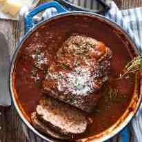 Italian Meatloaf - Inspired by the flavours of homemade Italian sausages, this meatloaf is juicy and packed with flavour. The sauce is especially incredible!
