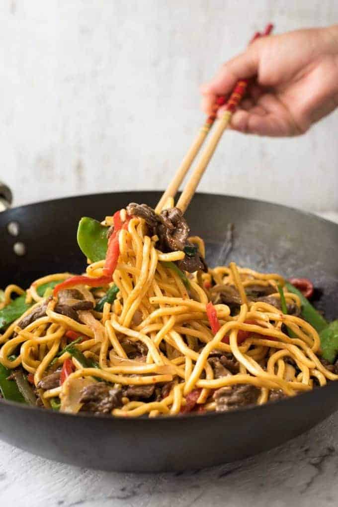 Spicy Beef Hokkien Noodles - An easy midweek meal you can make with whatever veg & proteins you have in your fridge!