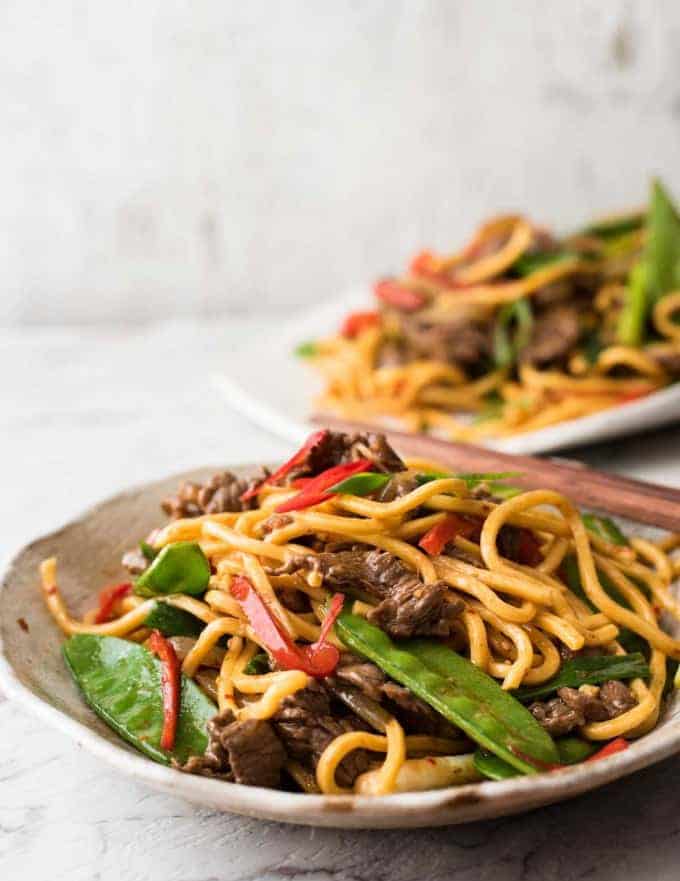 Spicy Beef Hokkien Noodles - An easy midweek meal you can make with whatever veg & proteins you have in your fridge!