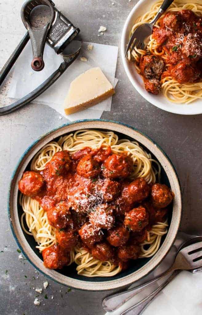 Classic Italian Meatballs - Extra juicy, soft & tasty thanks two 2 little tips!