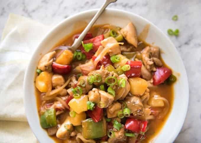 Bright and colourful, this Sweet and Sour Chicken Stir Fry is made with a sauce that rivals the best Chinese restaurants! recipetineats.com