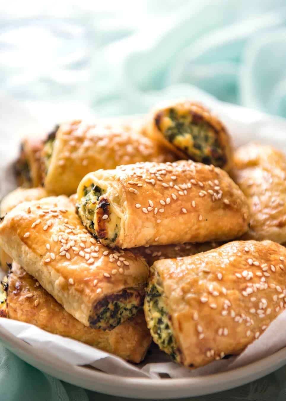 Spinach and Ricotta Rolls - a moist cheesy filling enclosed with buttery flaky puff pastry. Great make ahead for freezing! www.recipetineats.com