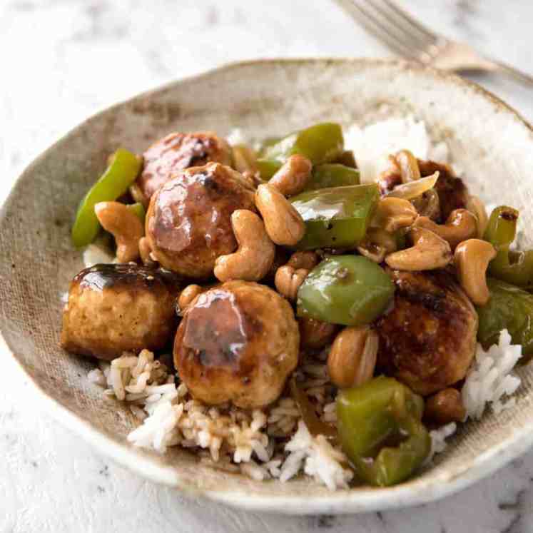 This Chinese Cashew Chicken Meatball recipe is everything you know and love about Cashew Chicken...made with meatballs! www.recipetineats.com
