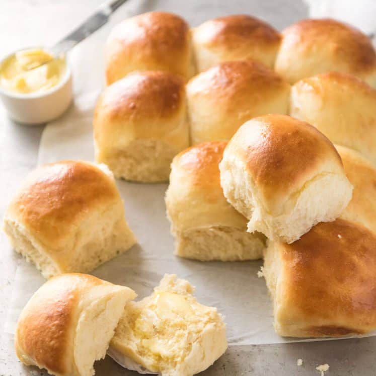 These No Knead Dinner Rolls are like magic! Astonishingly easy, no stand mixer, just mix the ingredients in a bowl! www.recipetineats.com
