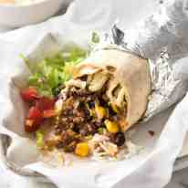 A great everyday Beef Burrito, made with super tasty seasoned beef filling. Fresh and freezable versions! recipetineats.com