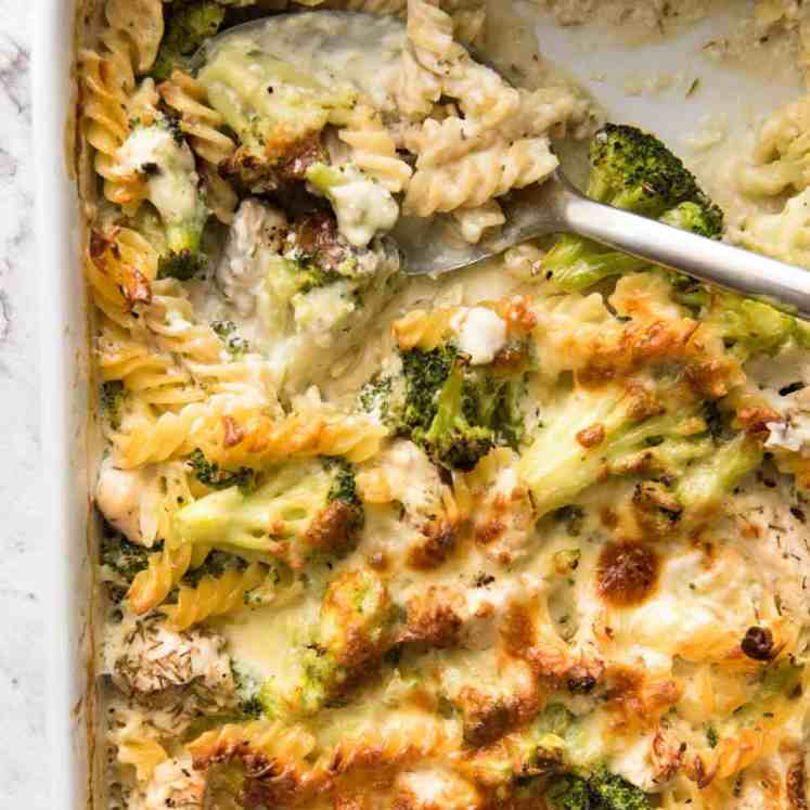 This is how to make a HEALTHY Creamy Pasta Bake in one baking dish, from scratch. Loaded with broccoli, 5 minutes prep then just pop it in the oven. This Ultra Lazy HEALTHY Creamy Chicken Pasta Bake is magical! recipetineats.com