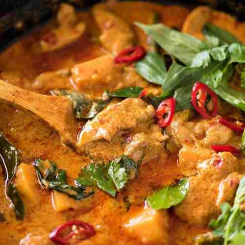 Benign Chaiselong spænding Thai Red Curry with Chicken | RecipeTin Eats