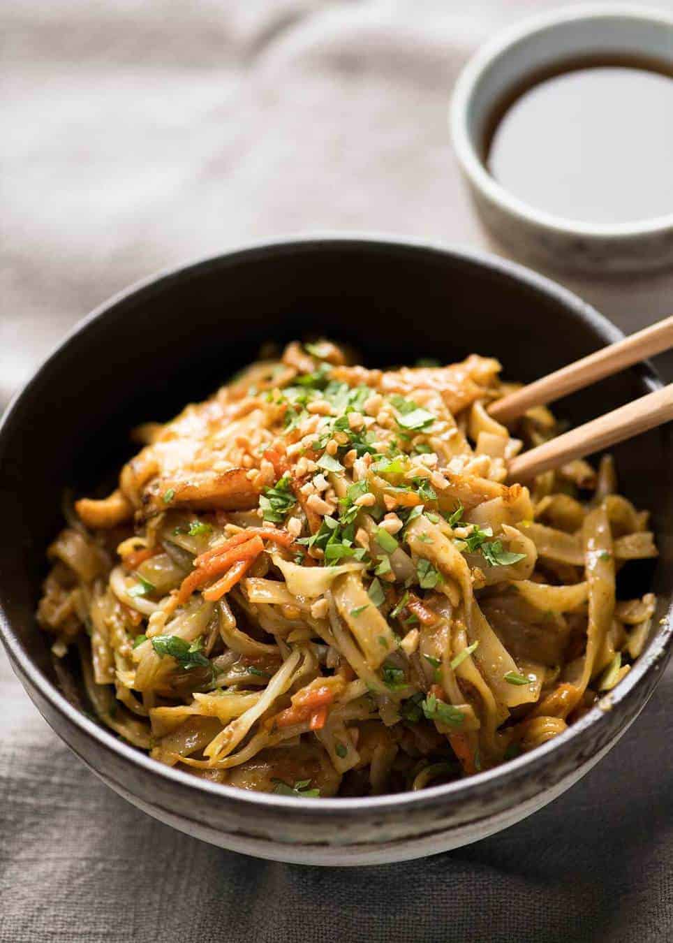 Stir Fried Noodles with Peanut Sauce - tastes like satay peanut stir fries you get at Chinese restaurants in Australia. So easy and SO GOOD! recipetineats.com