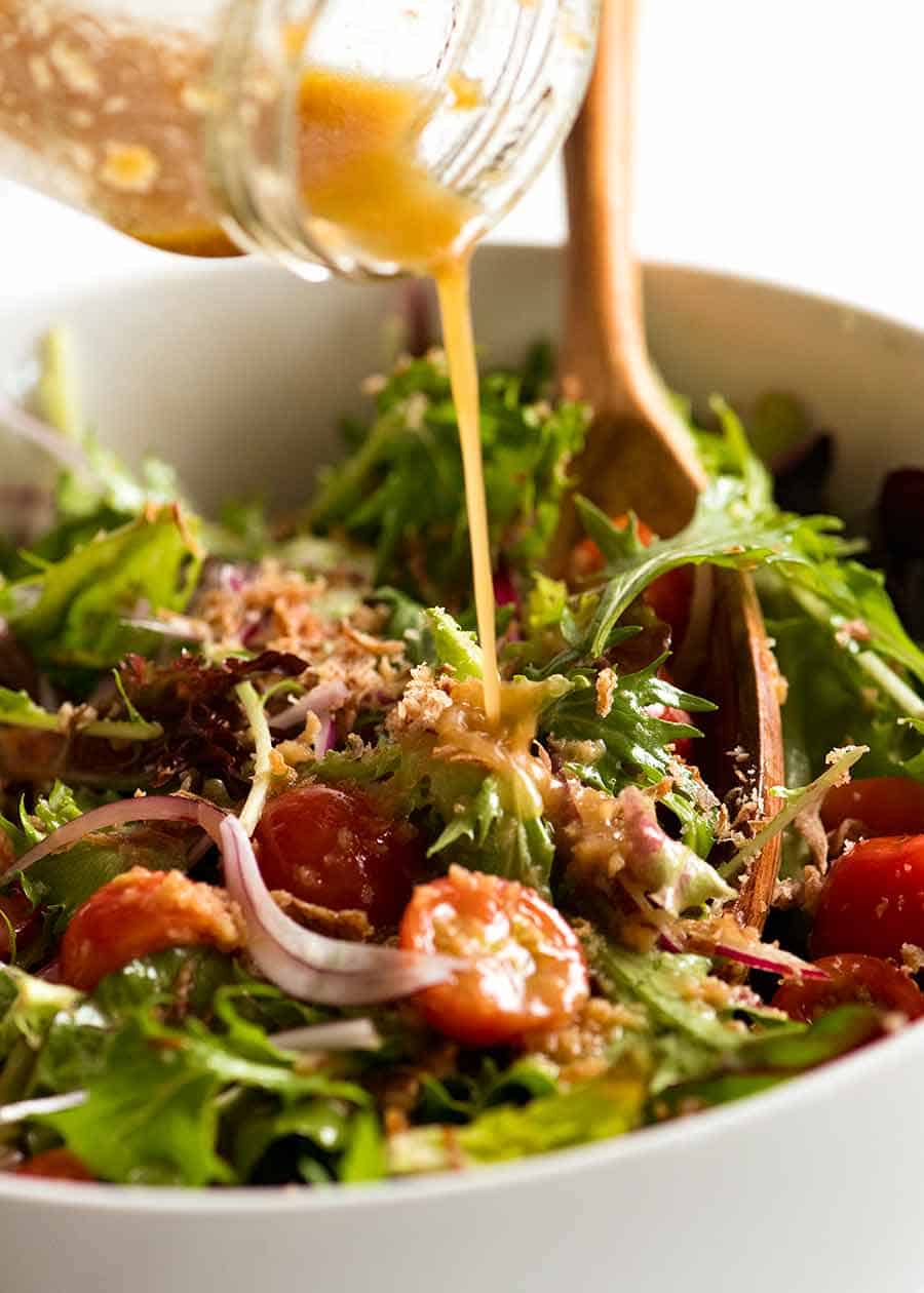 Vinaigrette asiatique pour Salade d'accompagnement asiatique arrosée sur la salade