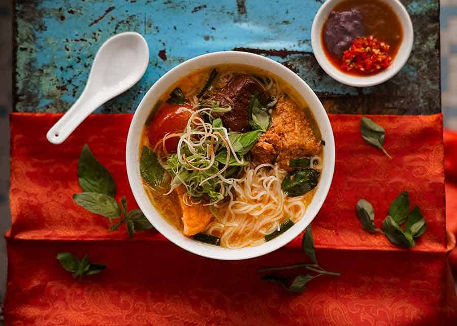 Bn riu - Vietnamese Crab noodle soup
