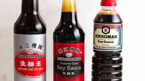 Soy sauces - different types - light vs dark soy sauce