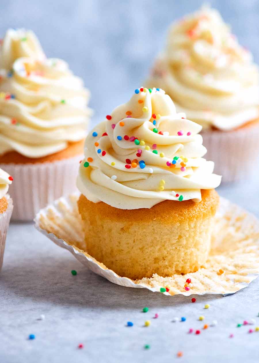 Vanilla cupcakes with buttercream vanilla cupcake frosting