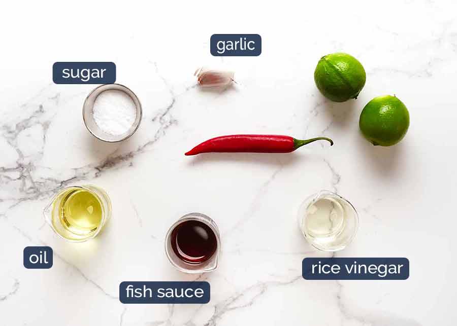 Ingredientes na salada de frango vietnamita