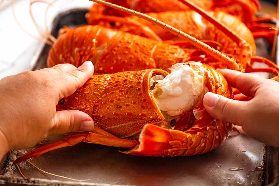How to remove shell from lobster