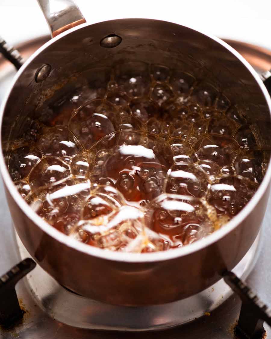 Bubbling honey sauce for Honey Prawns