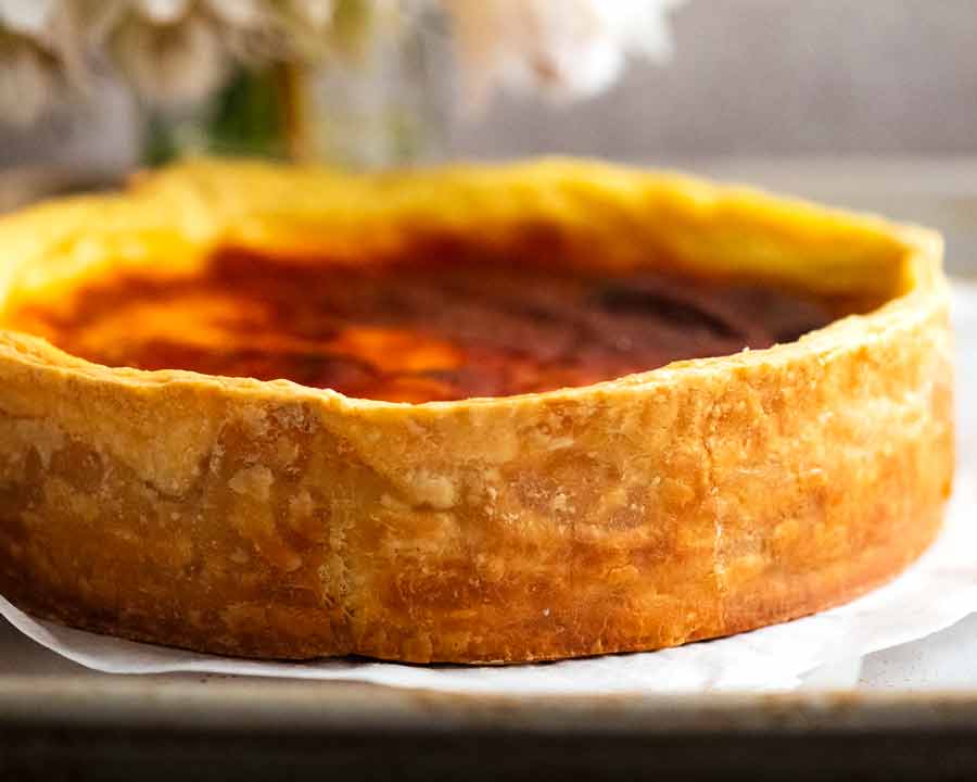 Photo showing side of Flan Patissier pastry crust