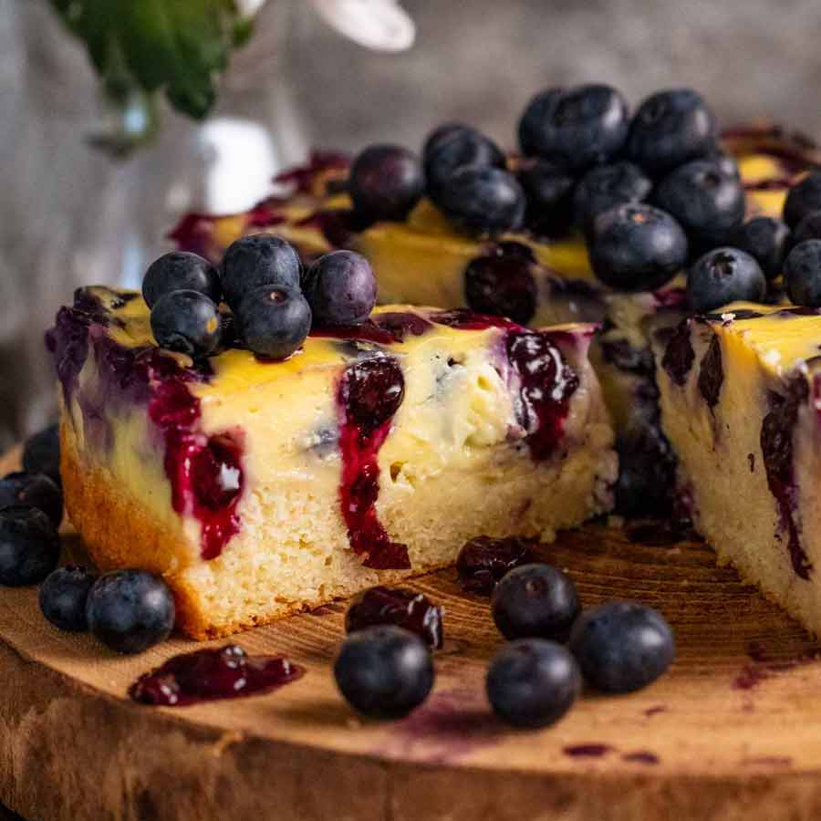 Details more than 66 blueberry cake taste super hot
