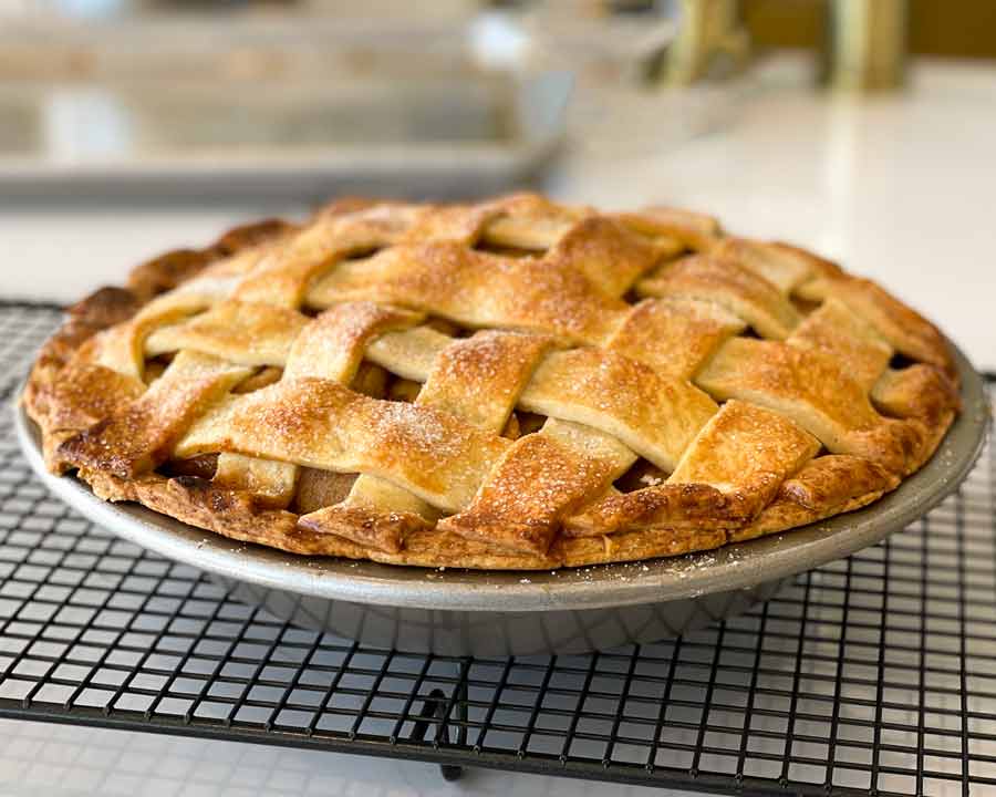 Side photo of freshly cooked apple pie