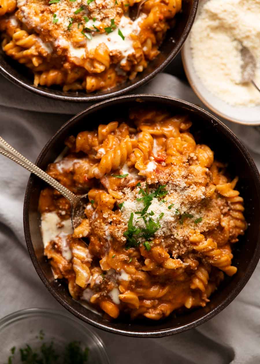 Bowls of One pot creamy tomato beef pasta